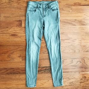 🚨4/$20🚨 mid rise grey skinny jeans